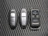 ポケットやカバンに入れたままドアの開閉ができるインテリジェントキーです純正エンジンスターターも付いています