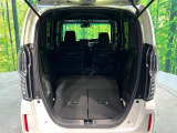 後席を格納すると、これだけの広さが!シーンに合わせたシートアレンジで、大きな荷物も積むことが出来ます♪