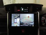 後方の見える安心をお届けするバックガイドモニター付:バックするときのアシストラインもあって楽々バック!車庫入れや縦列駐車をサポートし、苦手な駐車も安心です!今やもう手放せない装備ですネ♪