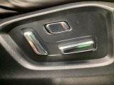 パワーシートを装備!体格や好みに応じたポジションをスムーズに調整できます。