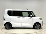 ドアは約90度に開くので荷物も積み込みやすく、乗り降りもしやすい♪ ロングドライブも快適に過ごせる工夫がいっぱいです♪♪