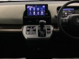 シフトはインパネシフト、パーキングブレーキは電子制御となっています。