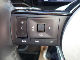 ステアリングスイッチが装備されておりステアリングから手を離す事無くオーディオ類の操作が可能ですので非常に便利です♪