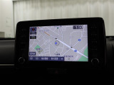 純正ナビを装備。タッチパネル式で使いやすく、お出かけもラクラクです。