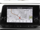 ★メモリーナビはタッチパネル式で簡単操作。TVもフルセグですので映像もとっても綺麗です。お好きな音楽を聞きながらドライブをお楽しみ下さい。