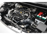 エンジンルームの樹脂部分は丁寧に磨いてツヤをだしています。当社の中古車のエンジンルームクリーニングはとても自信があります★