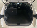 【ラゲッジルーム】後部座席を倒せば大きな荷物も積むことが出来ます!!