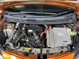【エンジンルーム】エンジンの調子は良好です!ご納車前にはしっかりとオイル交換・その他油種類の点検補充をさせて頂きます。また、ガリバーでは修復歴のある車は販売いたしません。