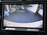 バックモニターで、後方を確認しながら安心して駐車することができます。運転初心者も熟練者も必須の機能ですよ!