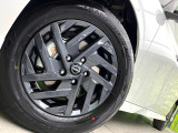 【純正16インチアルミホイール】外観にマッチした純正アルミホイールを装着しております。各種社外アルミホイールや、スタッドレスタイヤも取扱いしております。是非ご相談ください♪