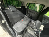 後部座席も気になるようなキズ・汚れやへたり等、大きなダメージはなく、良好な状態です。