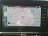 純正のメモリーナビを装備。