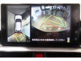 パノラミックビューモニター付きです。車両を上から見たような映像をディスプレイオーディオ画面に表示。運転席からの目視だけでは見にくい、車両周辺の状況をリアルタイムでしっかり確認できます。