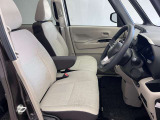 【運転席シート】ゆったりと広々した空間です。ストレスなく運転ができますよ!