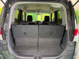 普段のお買い物や通勤、送迎等に十分な荷室スペースを確保しております。セカンドシートを倒すと、大きな荷物の積載も可能です♪