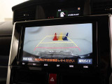 【バックモニター】付です。バックギヤに入れるだけで、ナビの画面に後方視界を映し出して非常に便利ですよ(^^♪後ろが見えることで安全確認も出来ますね☆