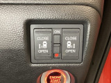 リアドアは乗り降りに便利な両側電動スライドドアです。また運転席に座っていながらスイッチ操作で自在にスライドドアを開け閉めできます。