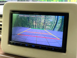 【バックカメラ】駐車時に後方がリアルタイム映像で確認できます。大型商業施設や立体駐車場での駐車時や、夜間のバック時に大活躍!運転スキルに関わらず、今や必須となった装備のひとつです!