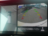 ☆全周囲カメラが駐車をアシスト☆4つの高解像度カメラで車の周囲を撮影!見えにくい死角の駐停車も驚く程に楽々です。バックカメラは、車庫入れの時は勿論、後方の安全確認もできて安心です♪