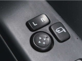 電動格納&ミラー角度調整機能付きです。