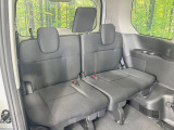 3列目シートはもちろん状態良好☆大人でもゆったりと座って頂けますので、大人数でのお出かけもラクラクです♪ご家族で、気の知れた仲間で、ドライブに行くのが楽しみですね♪
