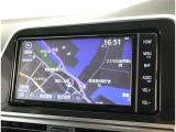 純正ナビを装備。タッチパネル式で使いやすく、お出かけもラクラクです。