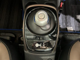 【シフトレバー】シフトの操作がしやすく快適なドライブを楽しんでいただけます!