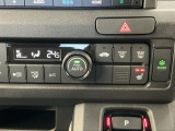 オートエアコン付きです!お好みの温度をセットするだけでエアコンの風量などを自動でコントロール。快適な車内でお過ごしいただけます。ECONスイッチ、寒い時期には嬉しいシートヒーター付きです!