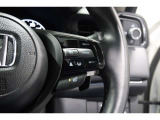 Hondaセンシングの機能のひとつ、アダプティブクルーズコントロール付!アクセルから足を離しても設定したスピードと前車との車間を保ち走行してくれます!車線維持もアシスト☆高速道路で疲労軽減ですね☆