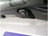 バックカメラが付いているので後方確認が非常にしやすいです。今や運転初心者も熟練者も必須装備!ついていて損はないですね♪