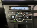 オートエアコンで快適な室内です。