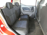後部座席も当然、綺麗・清潔に仕上げております。内装の綺麗なお車は気持ちが良いですね。