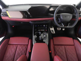 Audiのインテリアはエクステリア同様、優れたデザイン性とクオリティ、そして機能性を兼ね備えております。