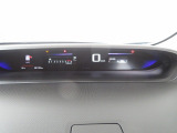 メーターはインテリアの上部にあり運転中でも視線移動が少なく安全です☆☆☆