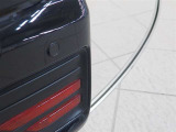 コーナーセンサーを車の前後に装備。障害物までの距離に応じて警告音を変えてお知らせ。縦列駐車時や駐車場・車庫などでの取り回しをサポートします。詳細は販売店スタッフまでおたずねください。