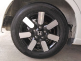 ホンダ純正のアルミホイールが装備されています。