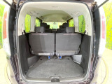 普段のお買い物や通勤、送迎等に十分な荷室スペースを確保しております。セカンドシートを倒すと、大きな荷物の積載も可能です♪