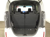 コンパクトボディーなのに、荷室はこんなに広々!たくさん荷物が積めますよ。