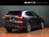 【CX-60】ドライビングエンターテインメントSUV。走ることの感動が感じられるクルマを目指し、五感で感じるクルマとの一体感と、心に響くエンジンサウンドと変速のリズムをつくり込みました。
