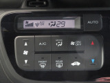【オートエアコン】お好みの温度をセットするだけで、春夏秋冬、一年を通して快適にお過ごしいただけます♪エアコンの風量などを自動でコントロールしてくれます♪