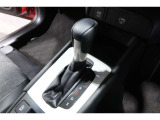 扱いやすい位置に配置されたフロアオートマチックです☆CVTを採用で滑らかでスムーズな走りが楽しめますよ♪
