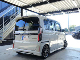 パールホワイト!低走行!カスタム済N-BOX入庫致しました!車高調!社外アルミホイール!ナビ・ドラレコ付!!是非ご検討ください!
