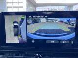 全周囲カメラで後退時には運転の苦手な方でも楽に駐車する事ができます。