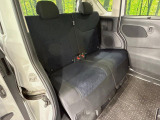 後部座席も気になるようなキズ・汚れやへたり等、大きなダメージはなく、良好な状態です。