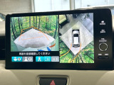 【マルチビューカメラシステム】専用のカメラにより、上から見下ろしたような視点で360度クルマの周囲を確認することができます☆死角部分も確認しやすく、狭い場所での切り返しや駐車もスムーズに行えます。