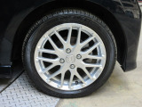 アルミホイール付きで足元もスタイリッシュに!