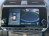 車両を上から見ているようなアラウンドビューモニターの映像をナビゲーション画面に映し出してくれるので、小さなお子様や障害物を確認できます。運転のしやすさはもちろん、事故防止にも役立ちます!