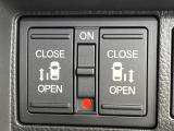【両側パワースライドドア】スマートキーや運転席のスイッチで後席両側スライドドアの開閉が可能♪電動だから力を入れてドアを開ける必要が無く、小さなお子様でも簡単に開け閉めでき快適です♪