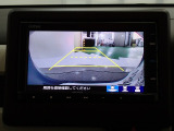 バックも安心のリアカメラ付いています。リアカメラがあると、いつでも安全にバックできますね。死角も減ります。3ビュー切り替え、ガイド線表示なので便利です。