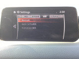 Apple Carplay・Android Auto対応!マツダ コネクト(コマンダーコントロール)でスマートフォンを操作して、通話、音楽を聴いたり、マップで目的地を調べることができます。